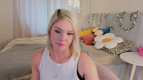 Betty online show from May 31, 1:22 am