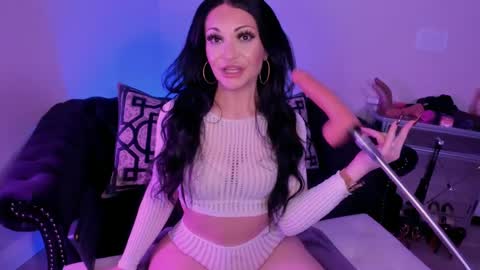 Snapshot of bettybishop chatting on September 13, 4:53 am NatashaxoBangs online show from September 13, 4:53 am