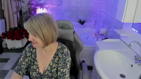 Betty online show from April 19, 1:27 am