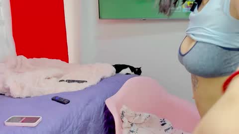 danni online show from November 13, 6:18 pm