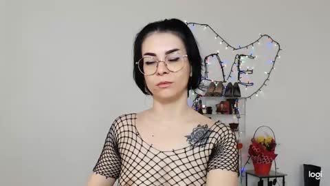 innasugarwild online show from March 15, 1:24 pm