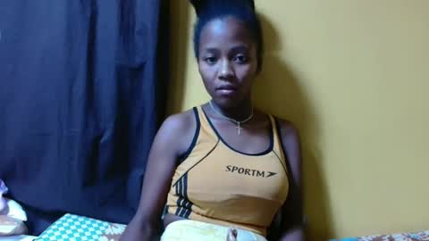 bienvenue987832 online show from April 18, 7:58 pm