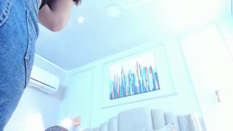   online show from February 20, 10:06 am