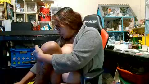 the Mini mami online show from November 6, 11:05 am