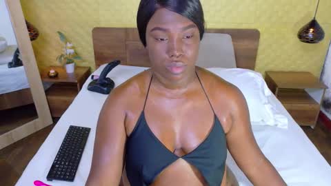 bigroundbooty_ online show from March 29, 12:20 am