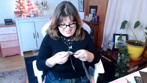 Morgan Lafeuille online show from December 14, 5:58 pm