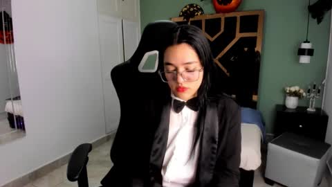 Billie online show from November 4, 7:30 pm