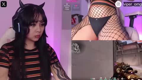Snapshot of black_viperr chatting on October 23, 4:07 am Mel online show from October 23, 4:07 am
