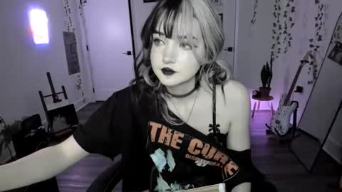 Ella online show from January 18, 4:53 am