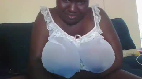 Snapshot of blackfairy2021 chatting on October 26, 8:43 am blackfairy2021 online show from October 26, 8:43 am
