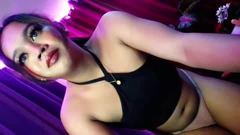 sweetyluna online show from May 16, 7:57 pm