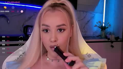 Lana online show from October 28, 8:09 am