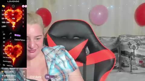 Snapshot of blond_ledi chatting on February 10, 6:13 pm blond_ledi online show from February 10, 6:13 pm