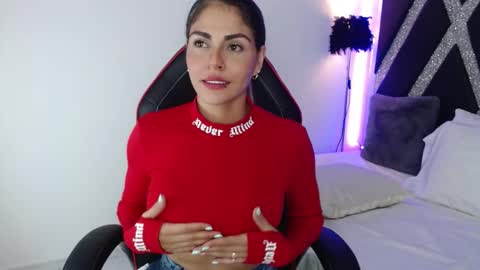 alejandra online show from March 5, 2:46 am