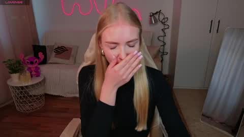 Nessa online show from May 12, 12:34 pm