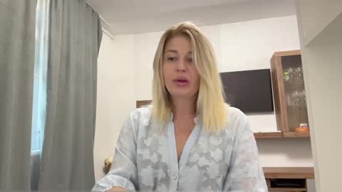 blondie_xoxoxo online show from October 1, 9:14 am