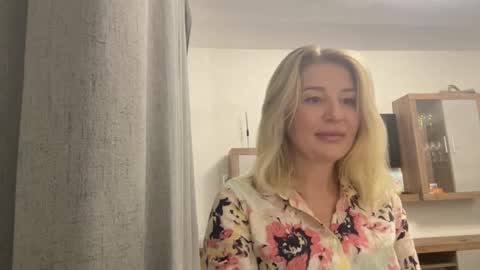 blondie_xoxoxo online show from September 16, 8:44 am