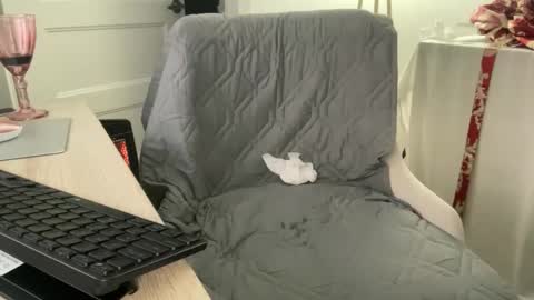 IM TRYNG online show from January 18, 1:57 am