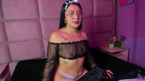 Blue Vely online show from April 19, 2:33 am