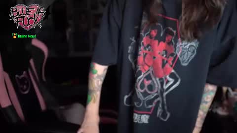 Blue online show from January 7, 2:15 am