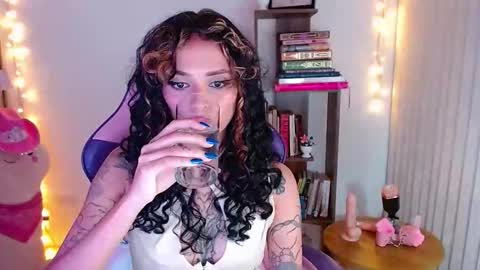 Im Abril .. Nice to meet you  thumb up me please its important  INDEPENDENT MODEL online show from December 4, 1:08 am