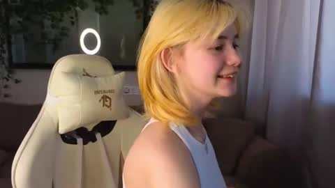Alice and David online show from June 20, 3:32 am