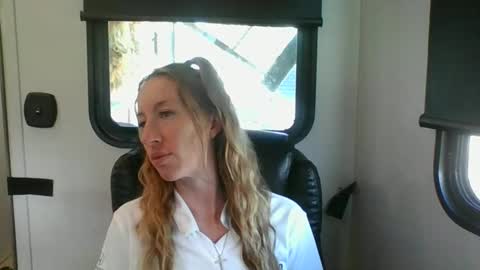 MamaMorgan online show from November 18, 6:20 pm