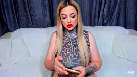 Amy online show from November 20, 5:14 pm