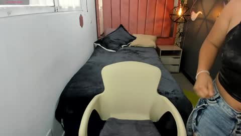 BONIE ROSE online show from April 17, 8:00 pm