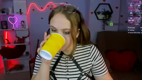 bonnie_crystal online show from April 16, 10:56 pm