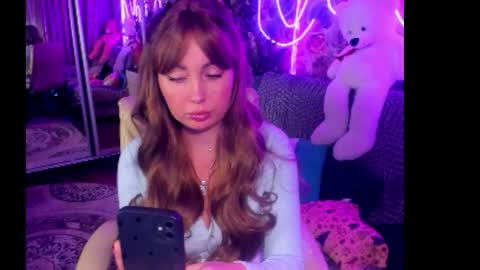 Mira online show from November 3, 8:24 pm