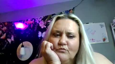 Ashlie Haines online show from May 25, 7:18 am
