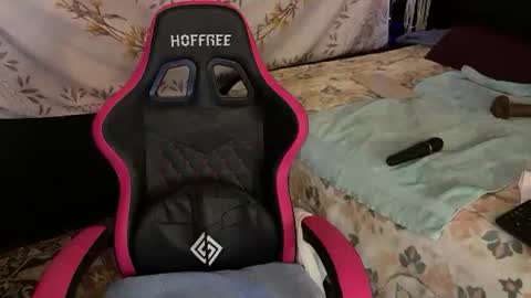 BossMom online show from November 16, 6:30 pm