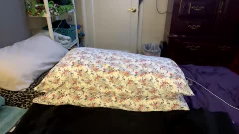 BossMom online show from February 20, 5:09 pm