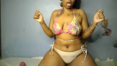 botty_queen online show from April 17, 11:18 pm