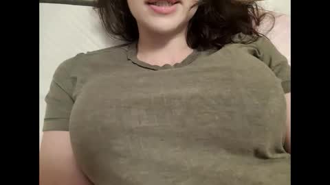 Snapshot of bouncyqueenmajesty chatting on October 2, 7:19 pm Bouncy Queen Majesty online show from October 2, 7:19 pm