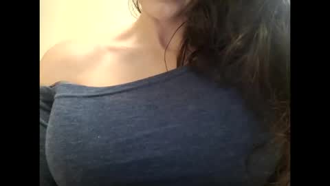 Snapshot of bouncyqueenmajesty chatting on October 17, 5:49 pm Bouncy Queen Majesty online show from October 17, 5:49 pm