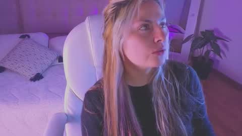 Snapshot of brandy_sweet_ chatting on September 17, 12:25 pm BRANDY  online show from September 17, 12:25 pm