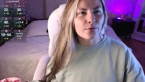 Snapshot of brandy_sweet_ chatting on October 1, 1:05 pm BRANDY  online show from October 1, 1:05 pm