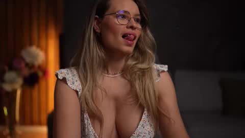 Alex online show from November 17, 4:57 am