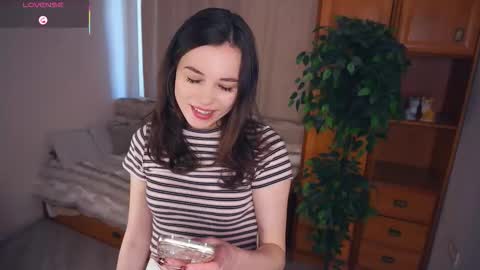 Mia Bunyard online show from September 15, 6:11 am