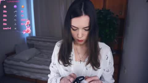 Mia Bunyard online show from October 29, 8:29 am