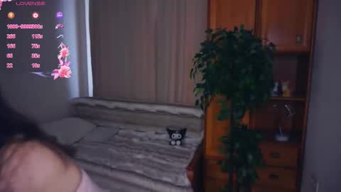 Mia Bunyard online show from October 20, 6:05 am