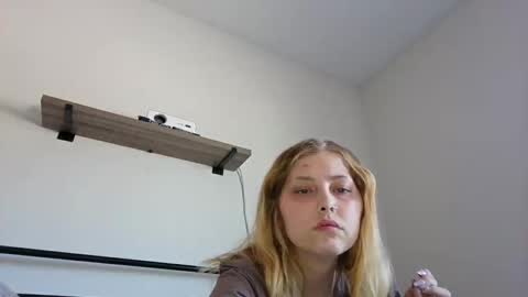 Breezyxlove online show from April 21, 4:14 pm