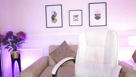 Briana Lane online show from April 16, 8:19 pm