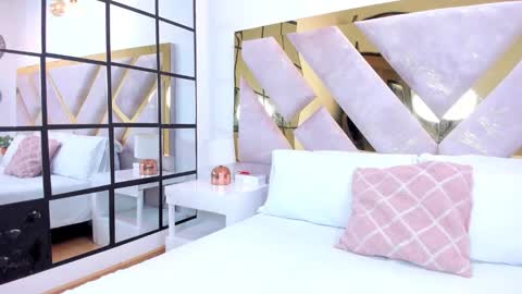 Brianna  online show from December 4, 12:51 pm