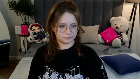 briarwynn online show from March 16, 1:30 am