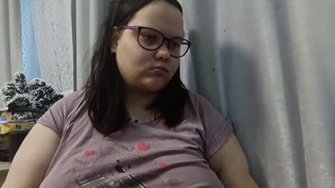 Snapshot of bridget_julianne chatting on February 5, 12:49 pm Bridget Julianne online show from February 5, 12:49 pm
