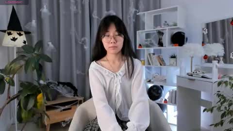 Hanna online show from November 3, 1:20 am