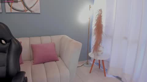 Brooke Miller online show from February 4, 6:49 pm